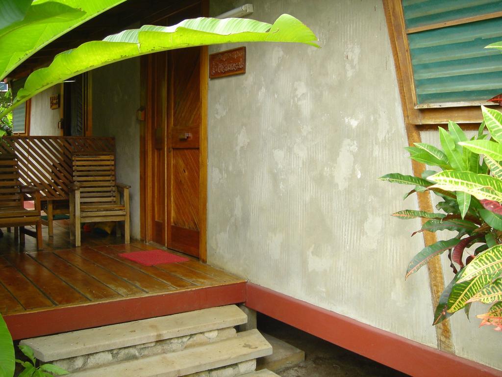 Whistling Bird Hotel Negril Esterno foto