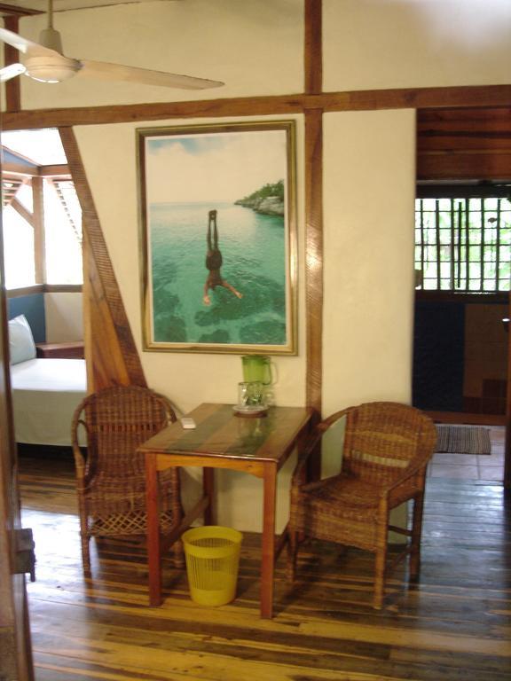 Whistling Bird Hotel Negril Esterno foto
