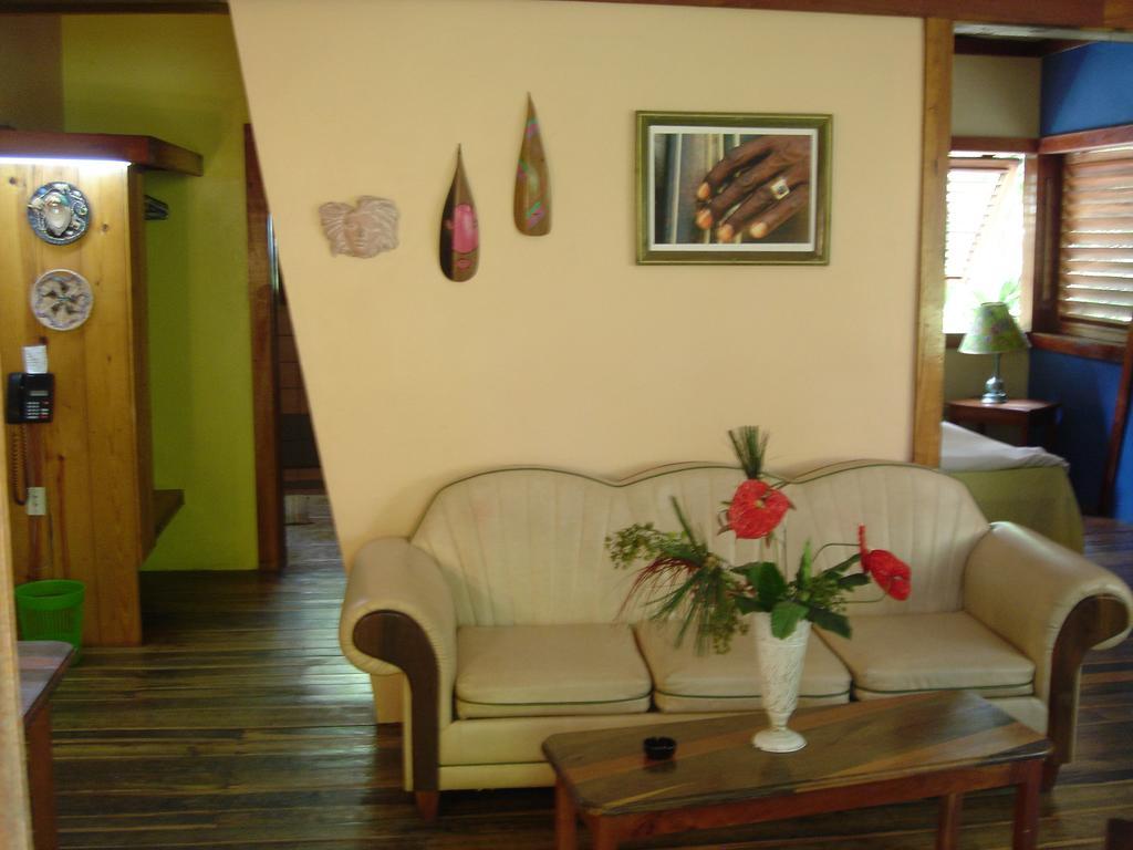 Whistling Bird Hotel Negril Esterno foto
